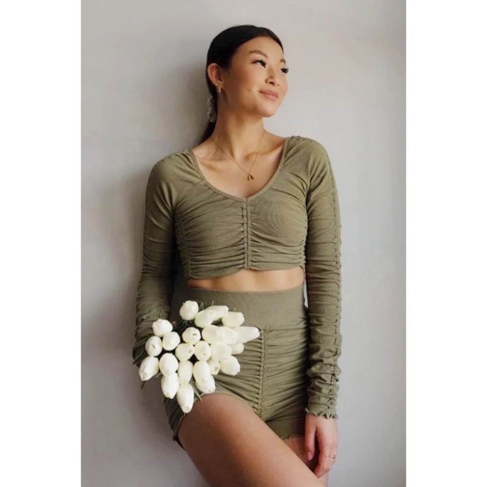 Fabletics Anya Long Sleeve High Wasted Olive Seamless Ruched Set